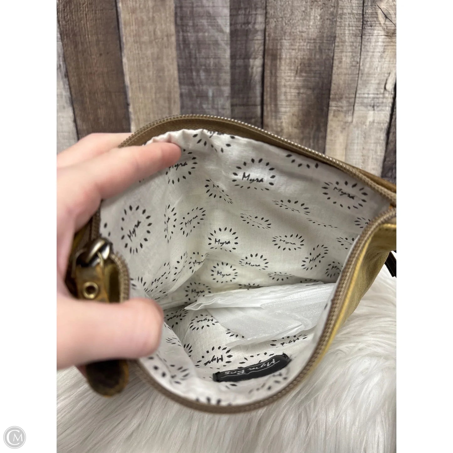 Clutch Leather By Myra, Size: Medium