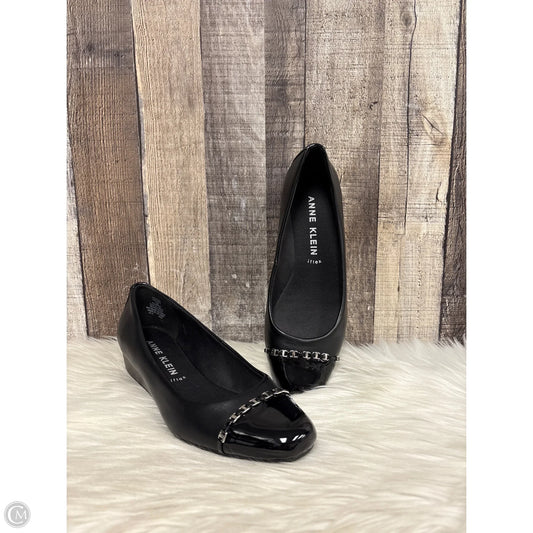 Shoes Flats By Anne Klein In Black & Silver, Size: 7.5