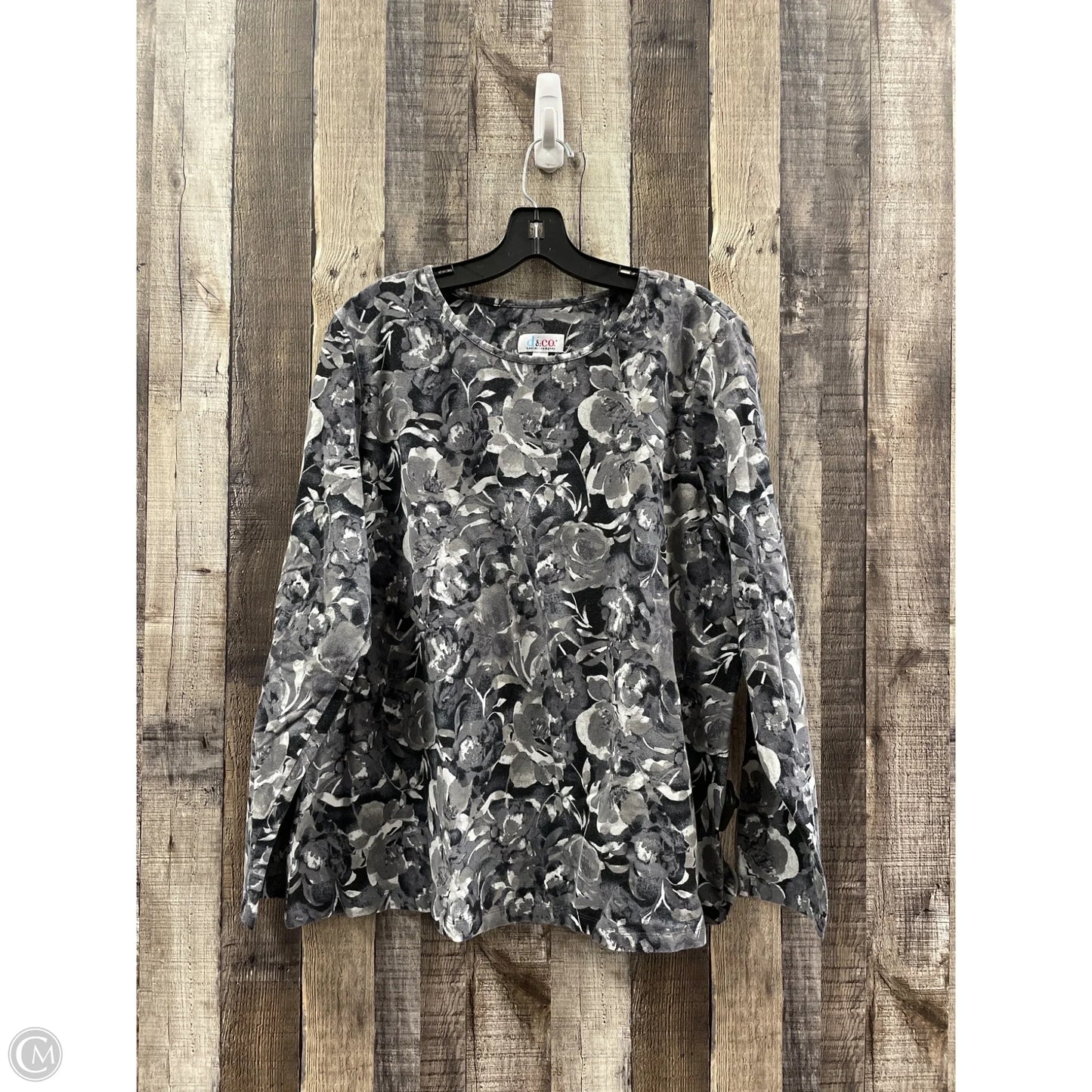 Top Long Sleeve By D&co. In Grey, Size: Xl