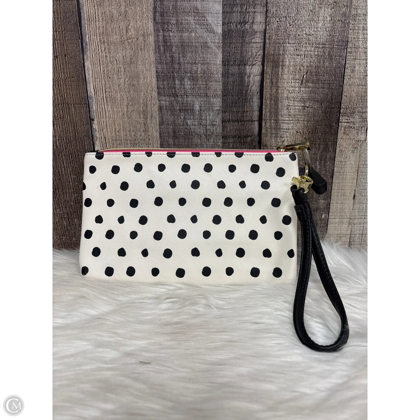 Wristlet By Betsey Johnson, Size: Medium