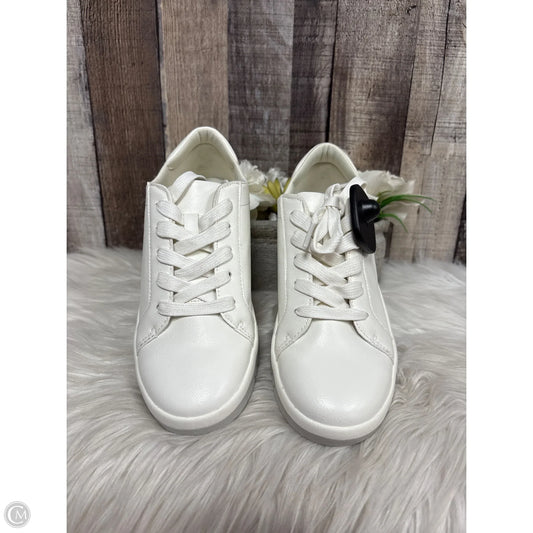 Shoes Sneakers By Kenneth Cole Reaction In White, Size: 5