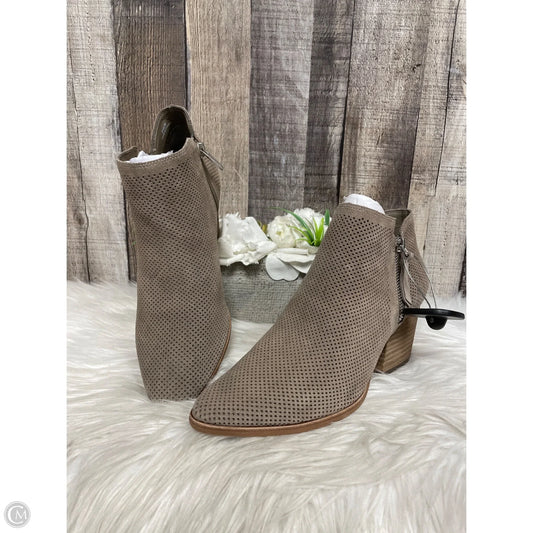Boots Ankle Flats By Vince Camuto In Brown, Size: 8.5