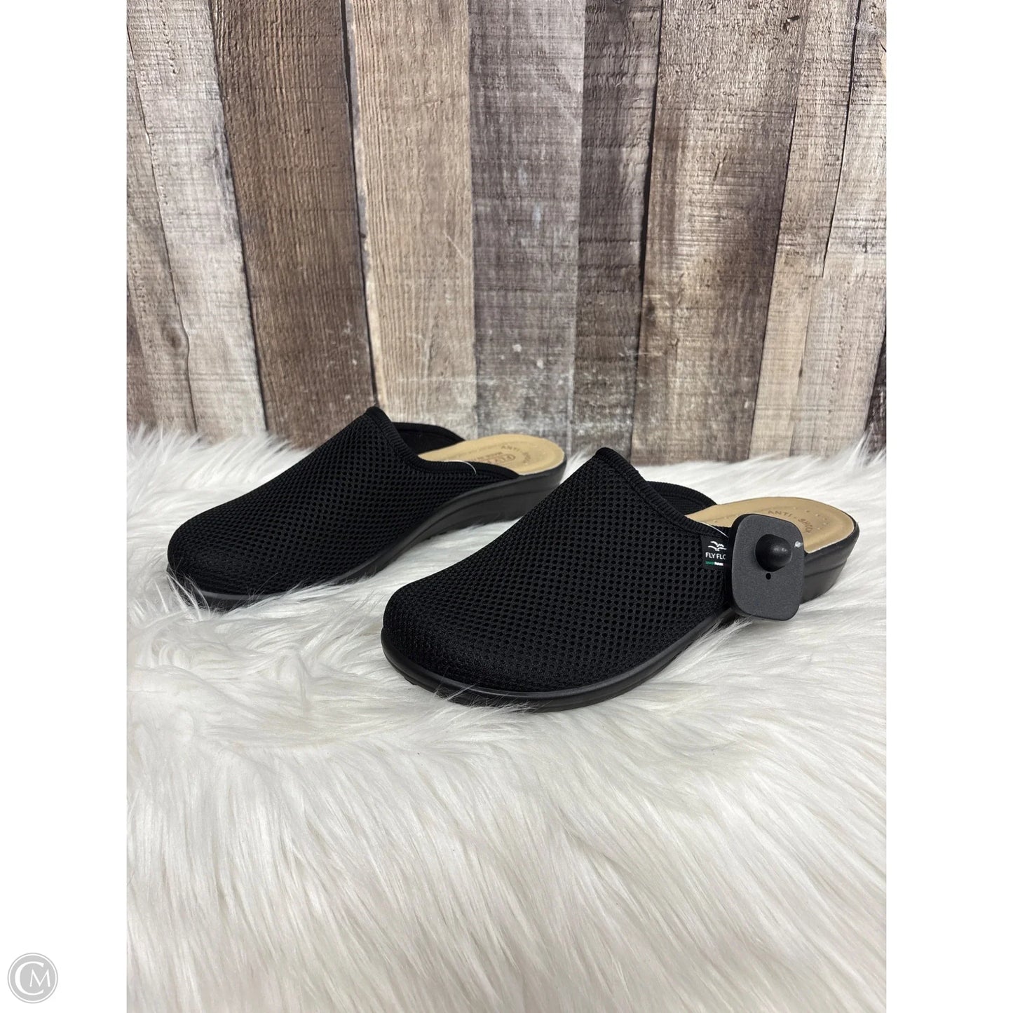 Shoes Flats By Cmc In Black, Size: 9