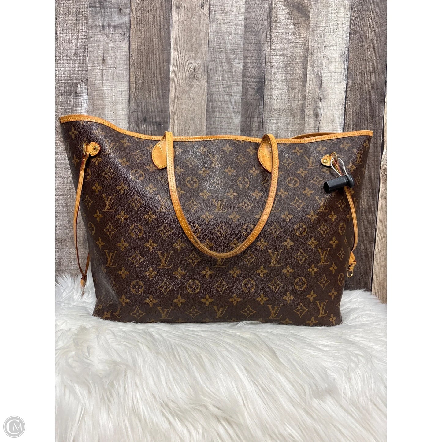 Handbag Luxury Designer By Louis Vuitton, Size: Large