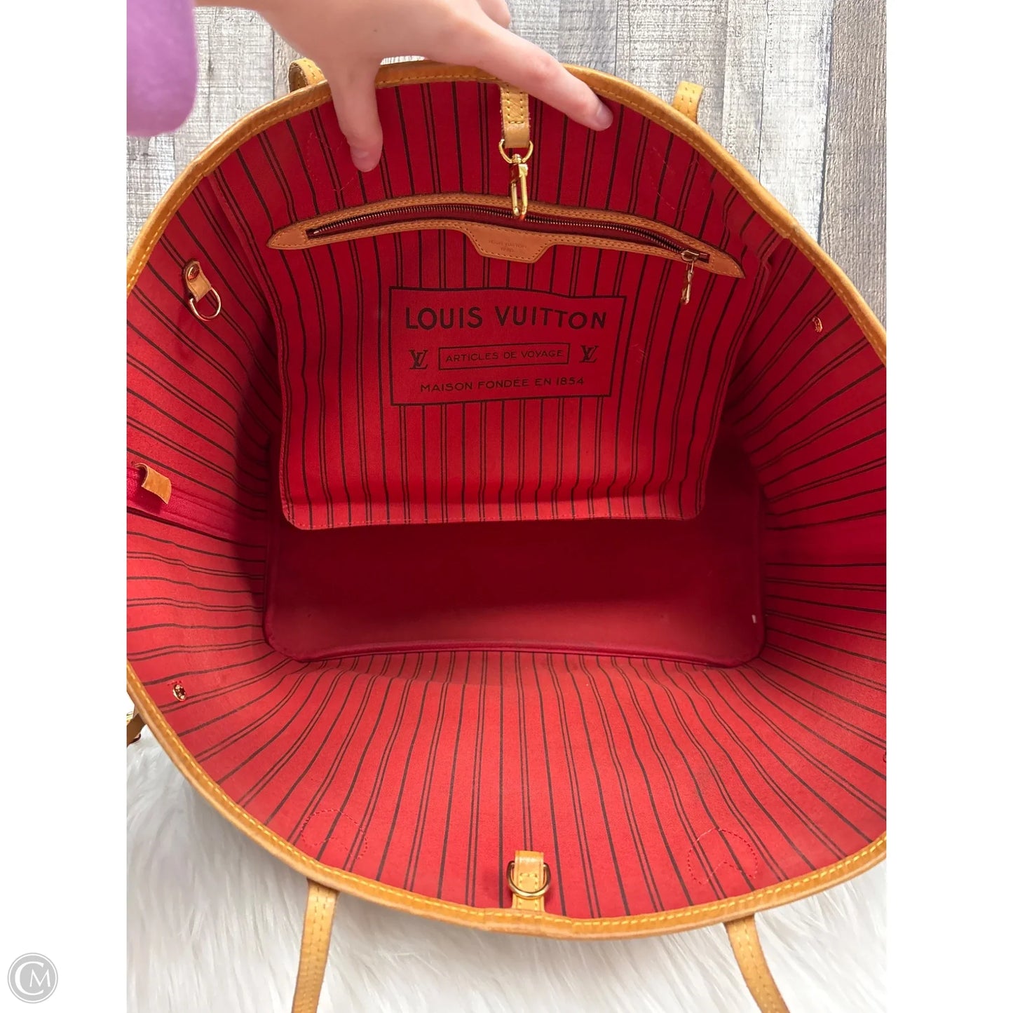 Handbag Luxury Designer By Louis Vuitton, Size: Large