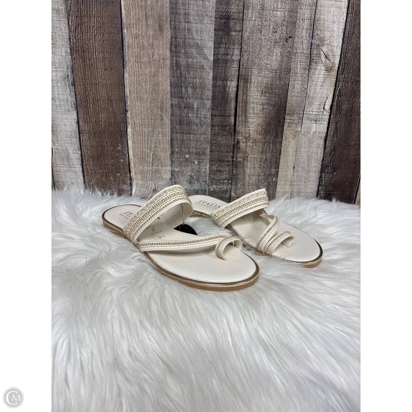 Sandals Flats By Italian Shoemakers In Cream, Size: 9.5