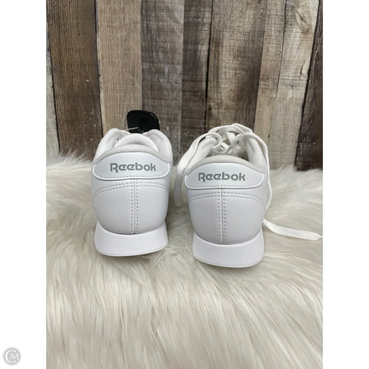 Shoes Athletic By Reebok In White, Size: 7.5
