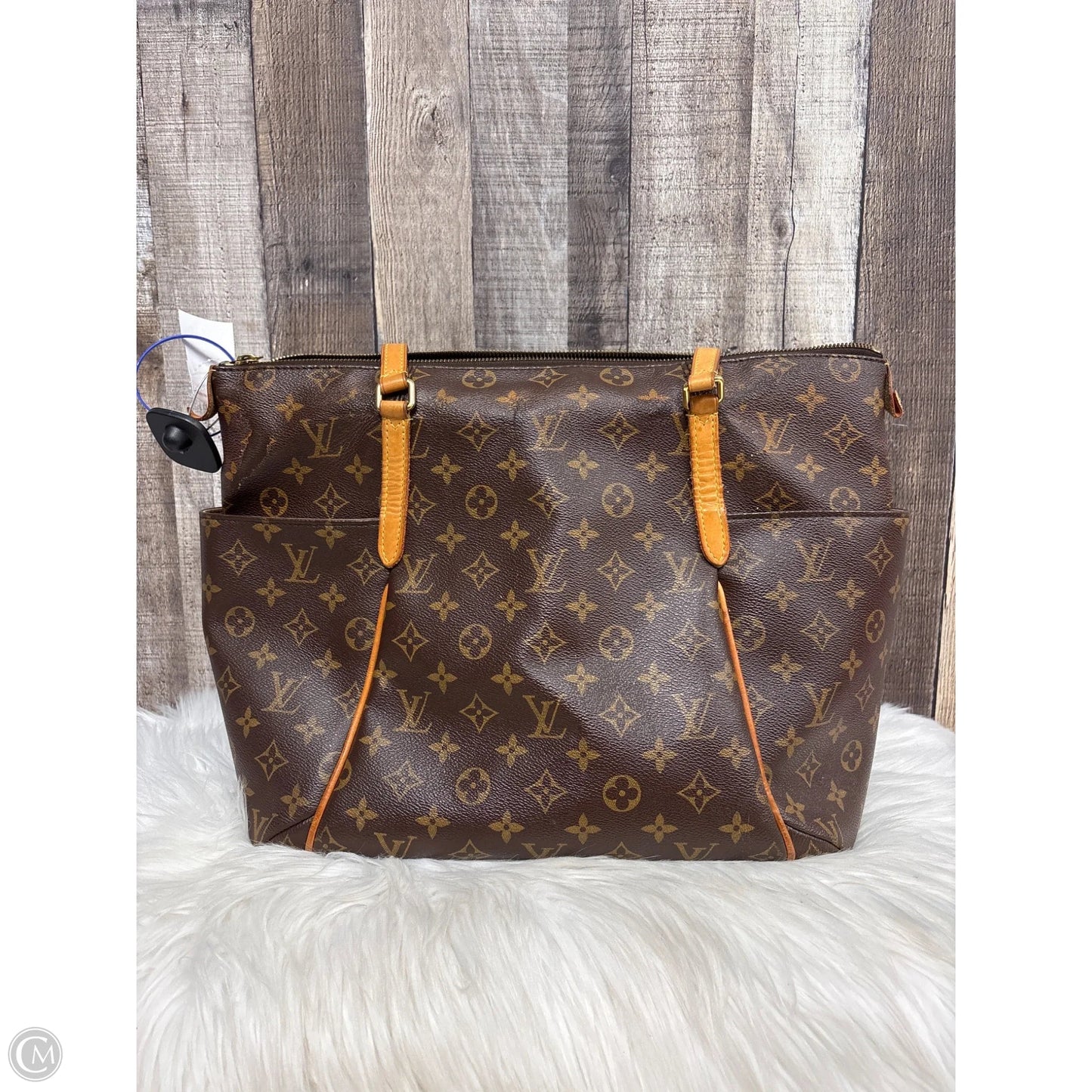 Handbag Luxury Designer By Louis Vuitton, Size: Large