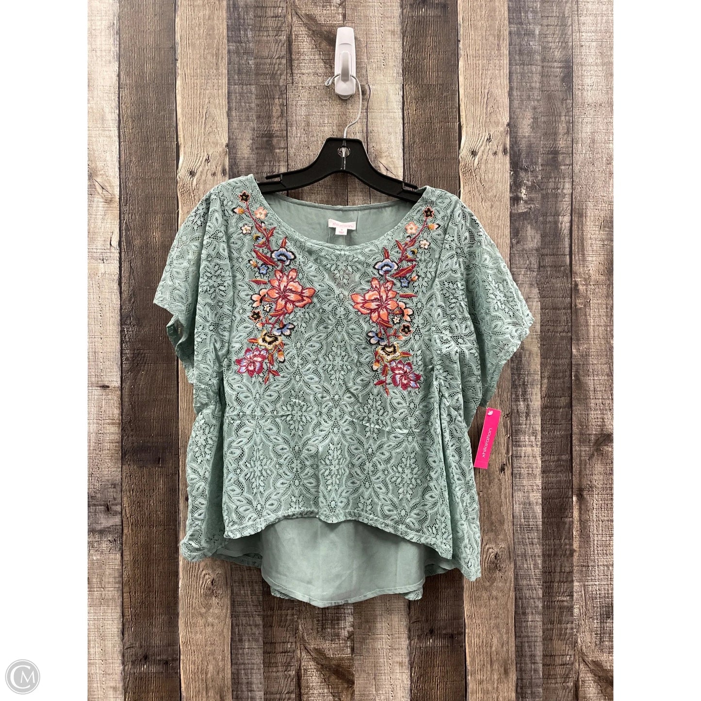 Top Short Sleeve By Xhilaration In Green, Size: S