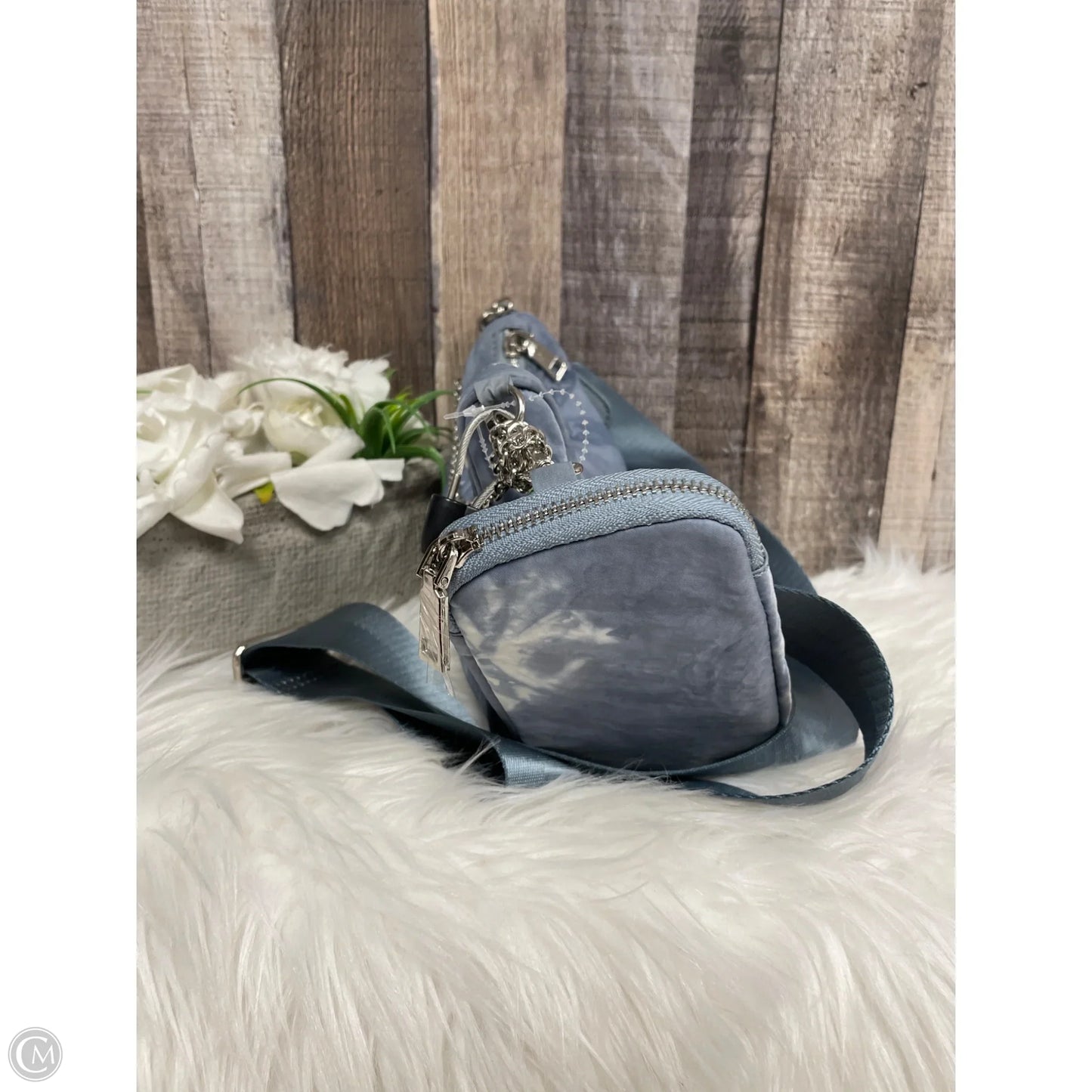 Crossbody By Cmf, Size: Small