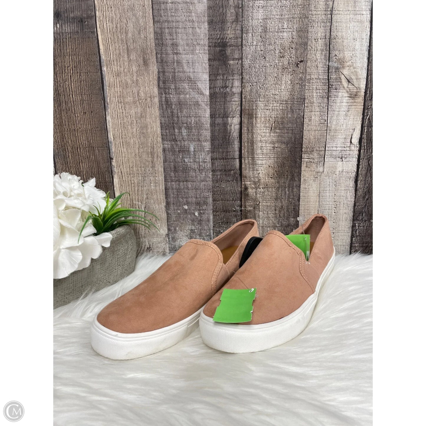 Shoes Flats By Universal Thread In Peach, Size: 8