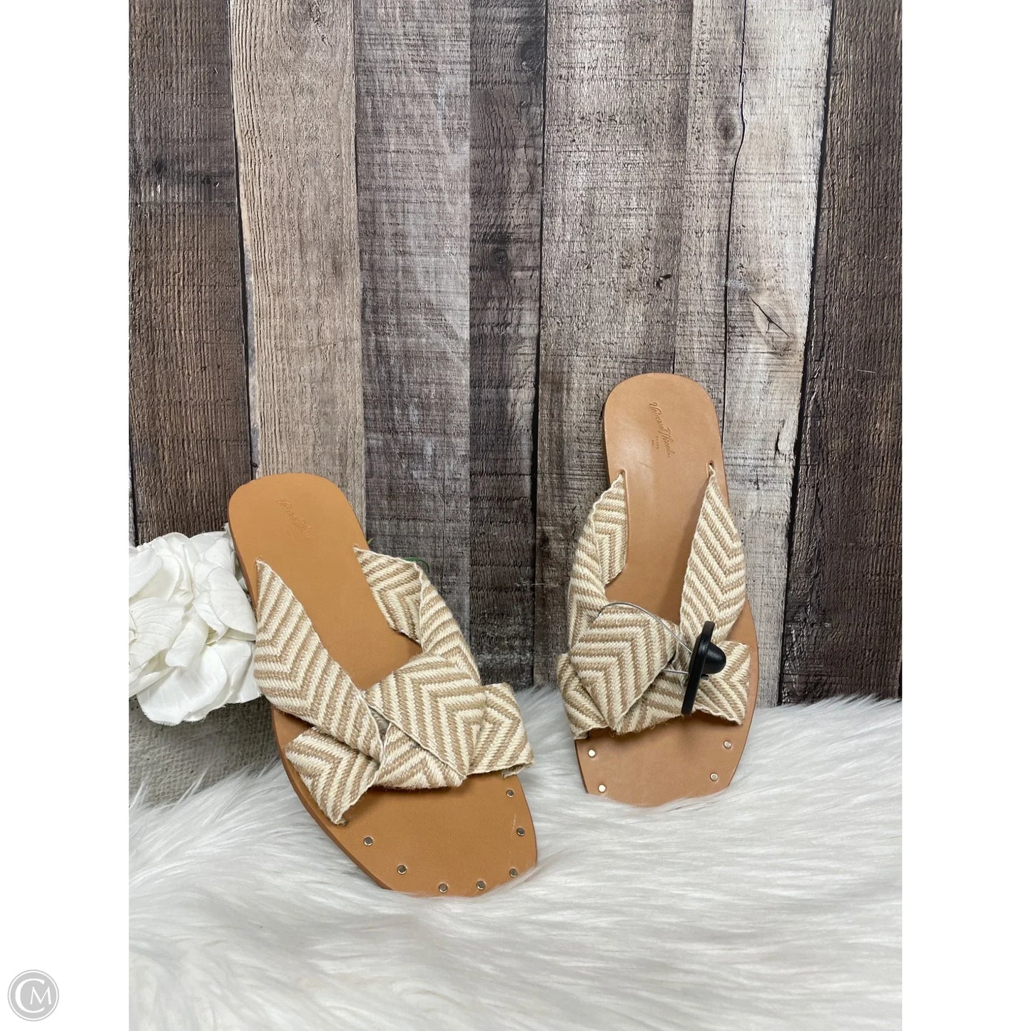 Sandals Flats By Universal Thread In Tan, Size: 10