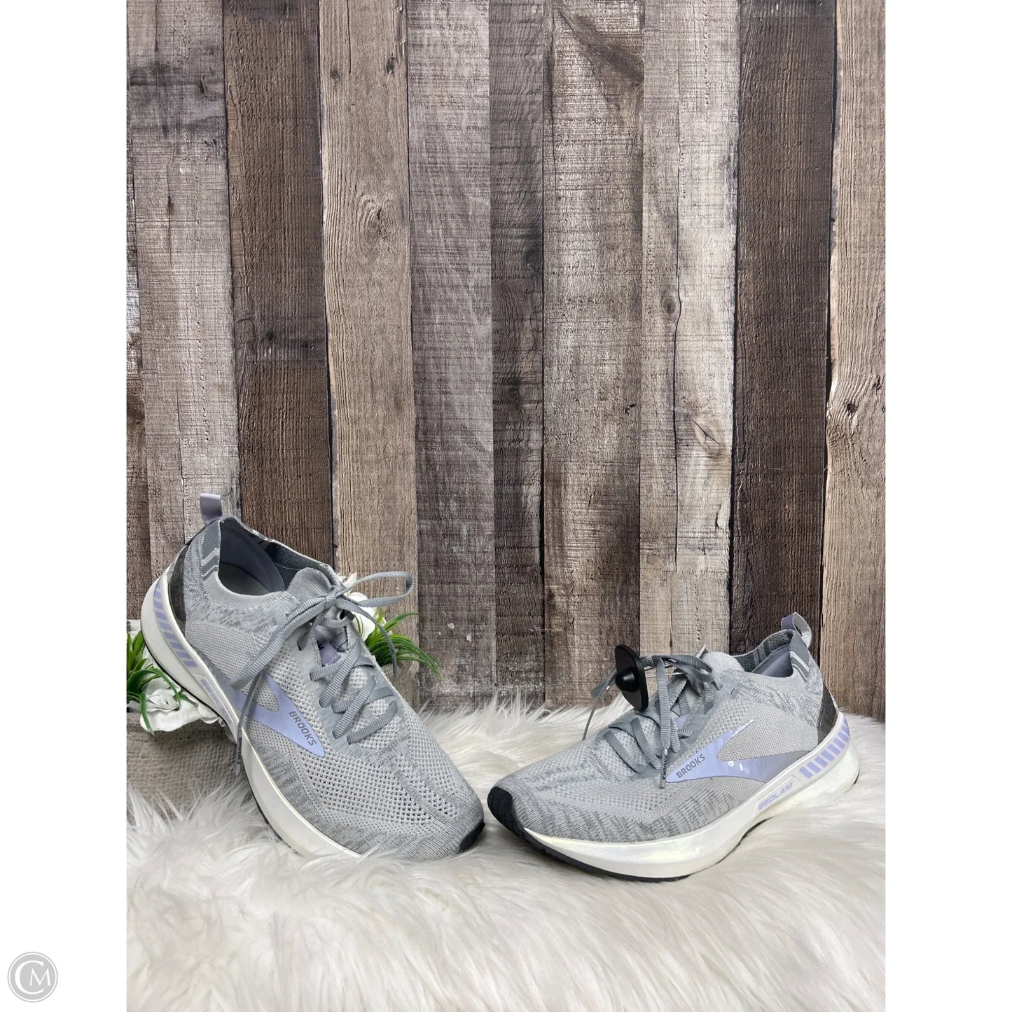 Shoes Athletic By Brooks In Grey, Size: 10