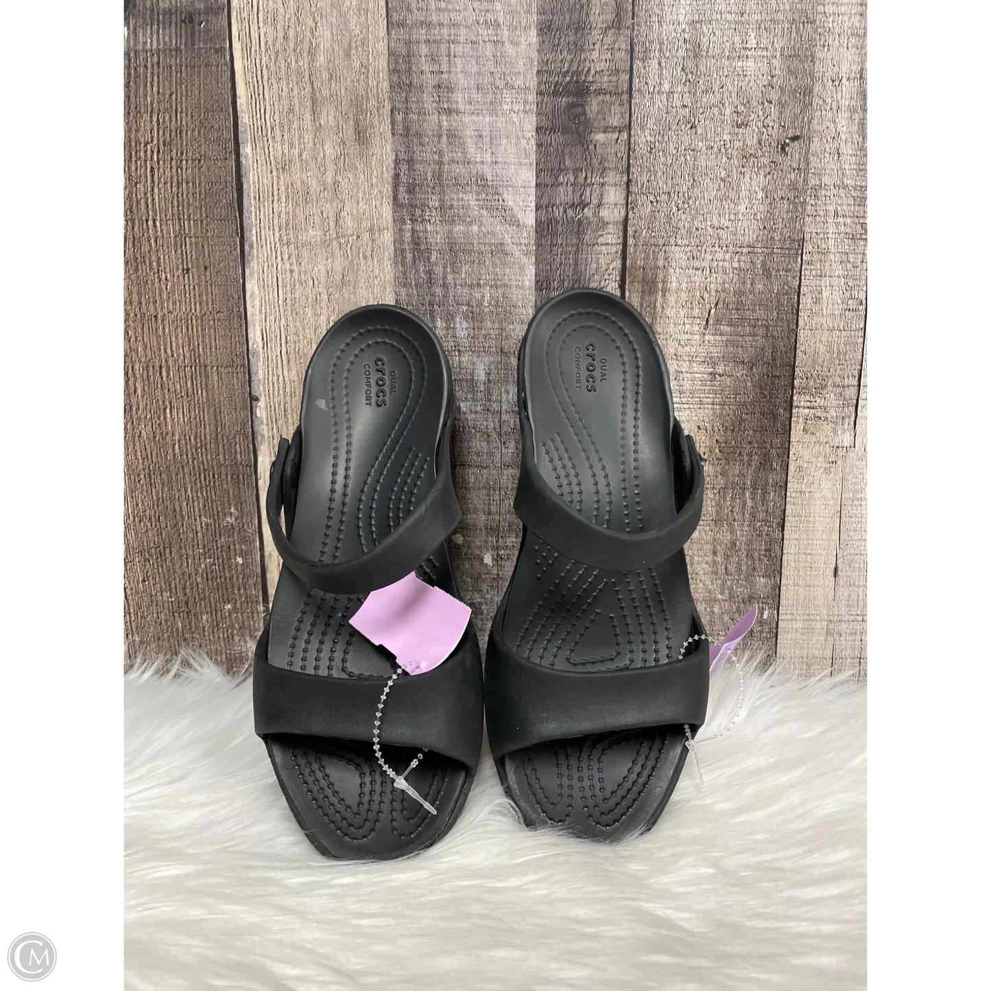 Sandals Flats By Crocs In Black, Size: 7