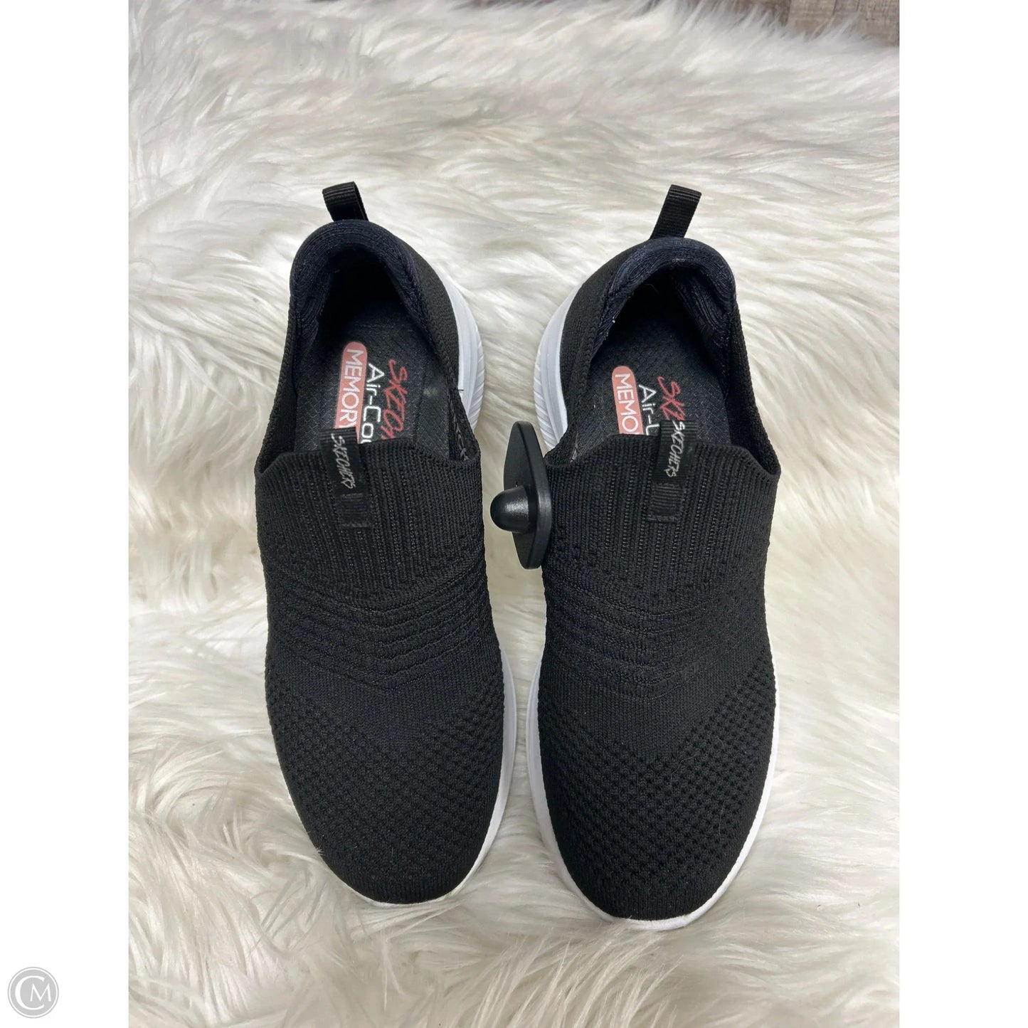 Shoes Sneakers By Skechers In Black, Size: 6.5
