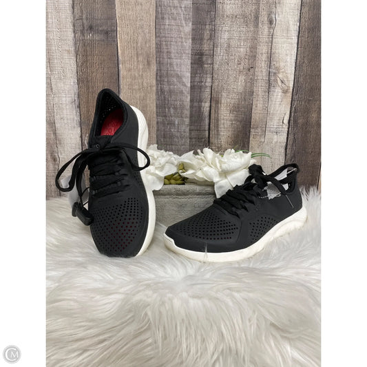 Shoes Sneakers By Crocs In Black, Size: 8