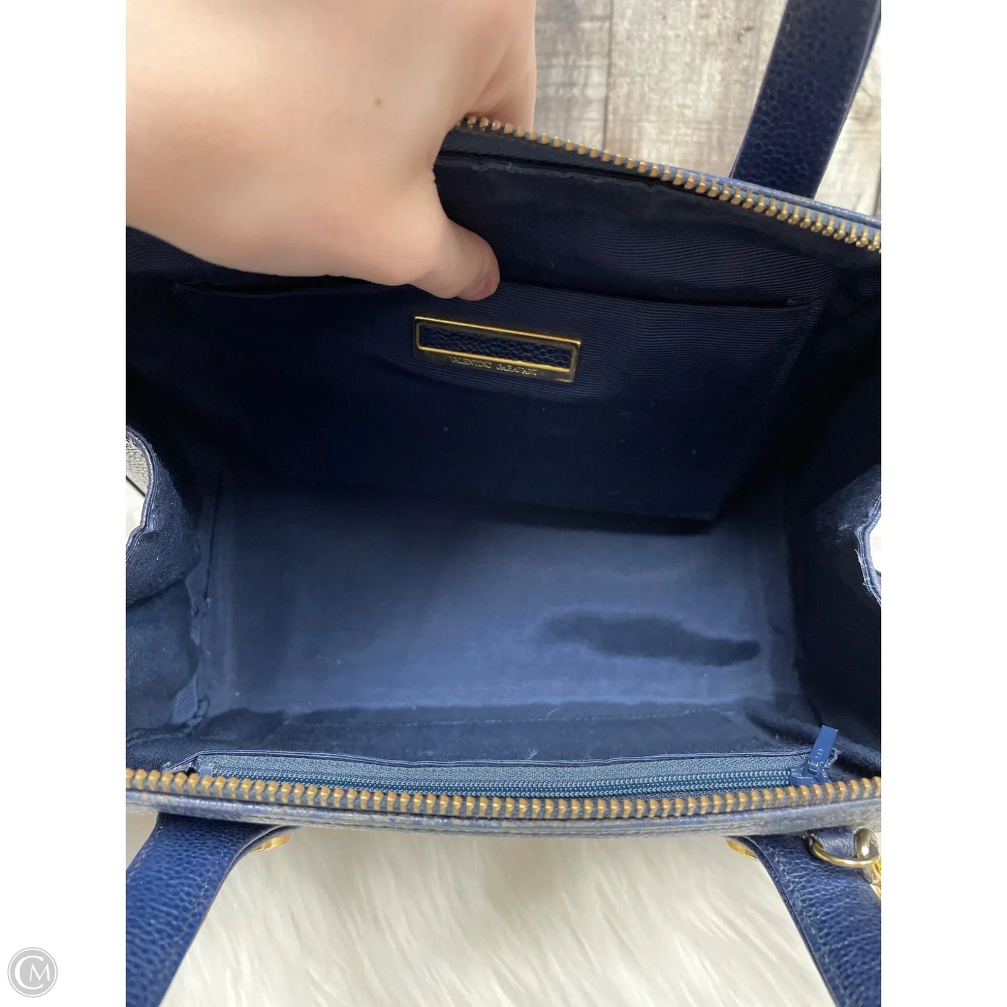 Handbag Luxury Designer By Valentino-garavani, Size: Medium