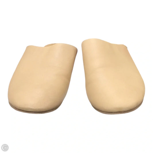 Shoes Flats By Toms In Tan, Size: 8