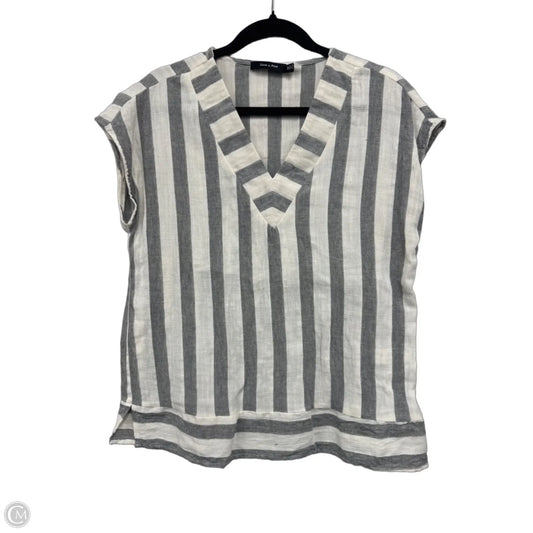 Blouse Short Sleeve By Doe & Rae In Grey & White, Size: M