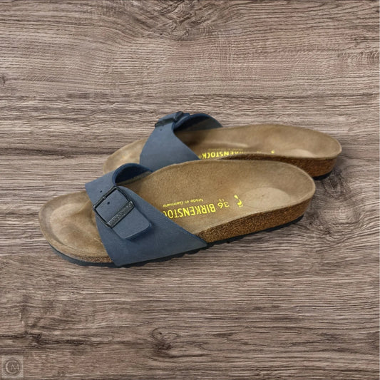 Sandals Flats By Birkenstock In Navy, Size: 6