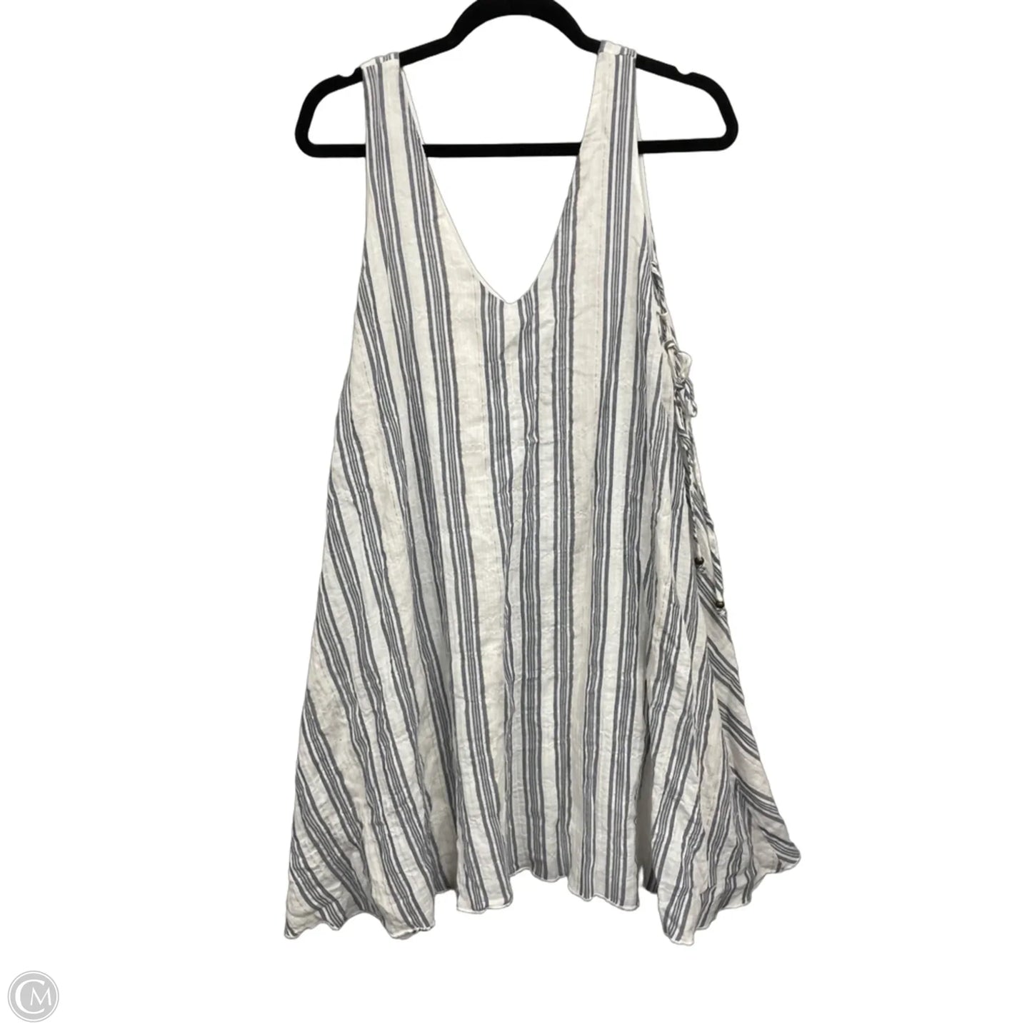 Dress Casual Short By Clothes Mentor In Blue & White, Size: M
