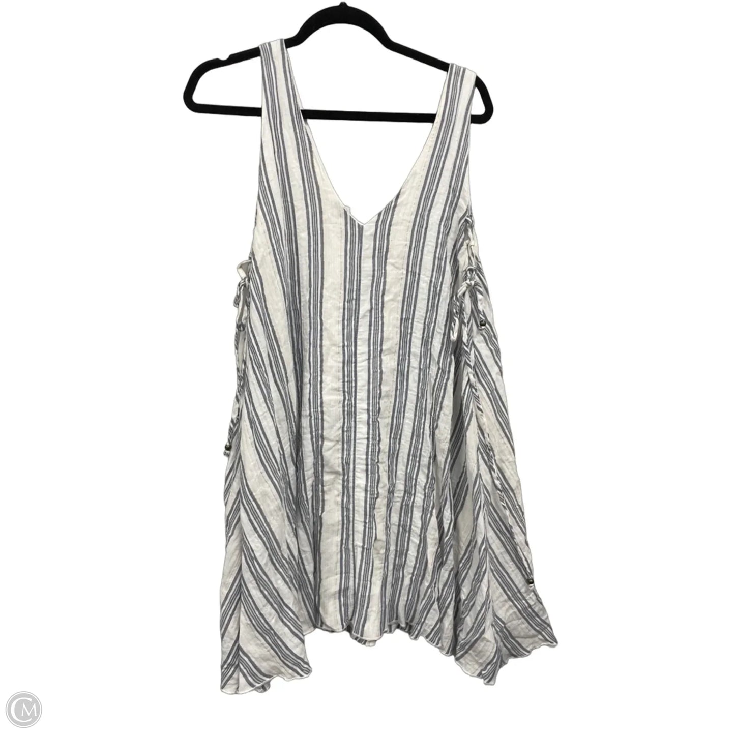 Dress Casual Short By Clothes Mentor In Blue & White, Size: M