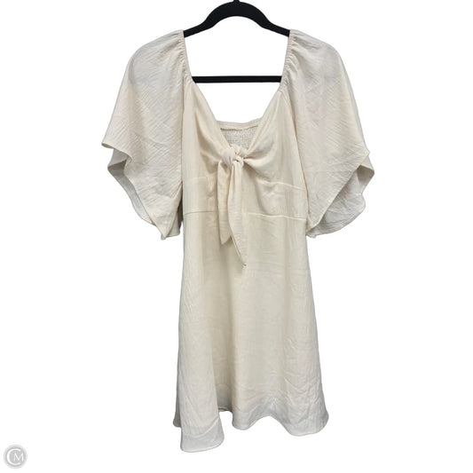 Dress Casual Short By Clothes Mentor In Cream, Size: M