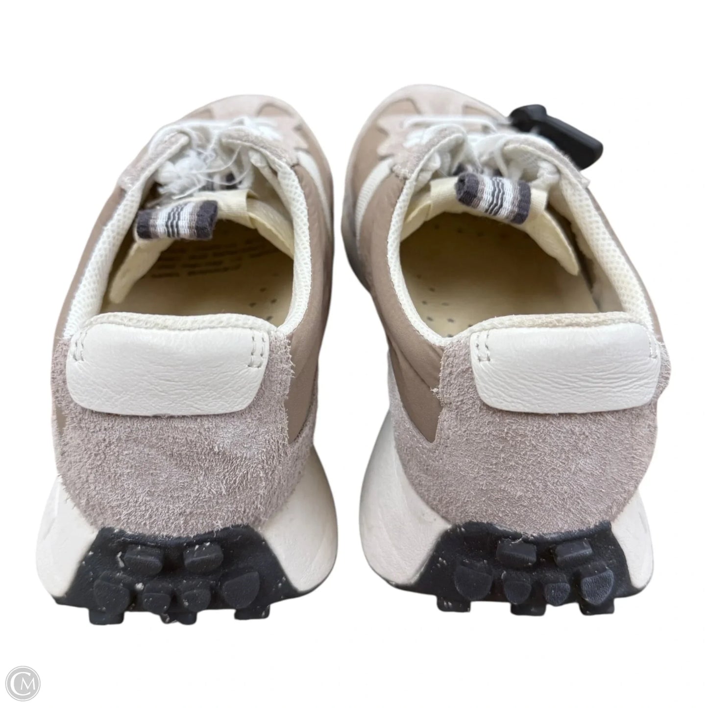 Shoes Sneakers By Cmb In Tan, Size: 9
