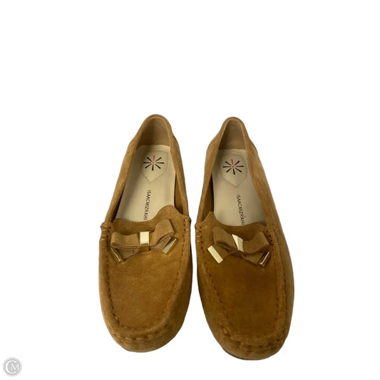Shoes Flats By Isaac Mizrahi In Beige, Size: 9