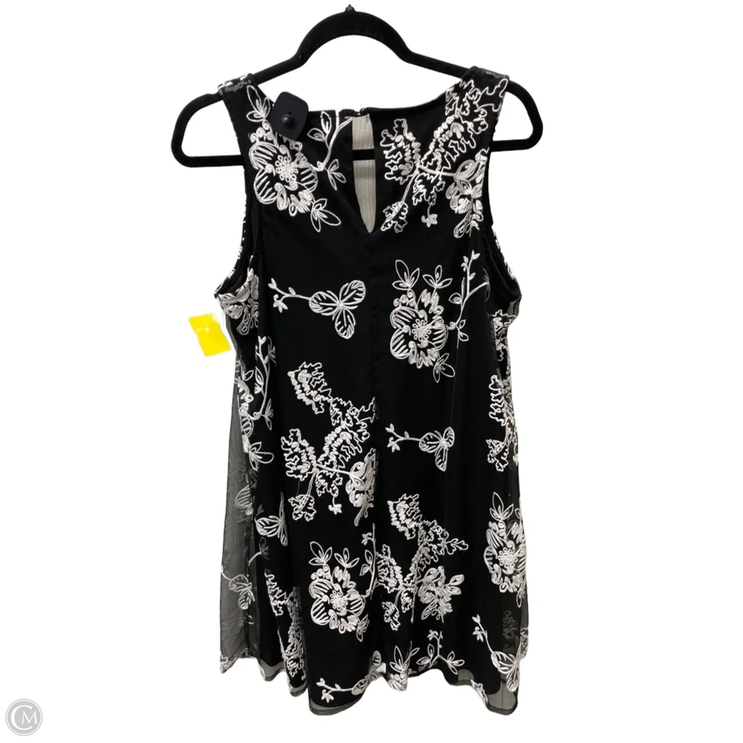 Dress Casual Short By Eci In Black & White, Size: L