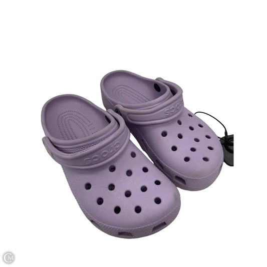 Shoes Flats By Crocs In Purple, Size: 6