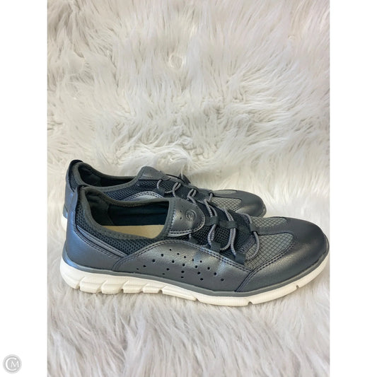 Shoes Sneakers By Clothes Mentor In Silver, Size: 9