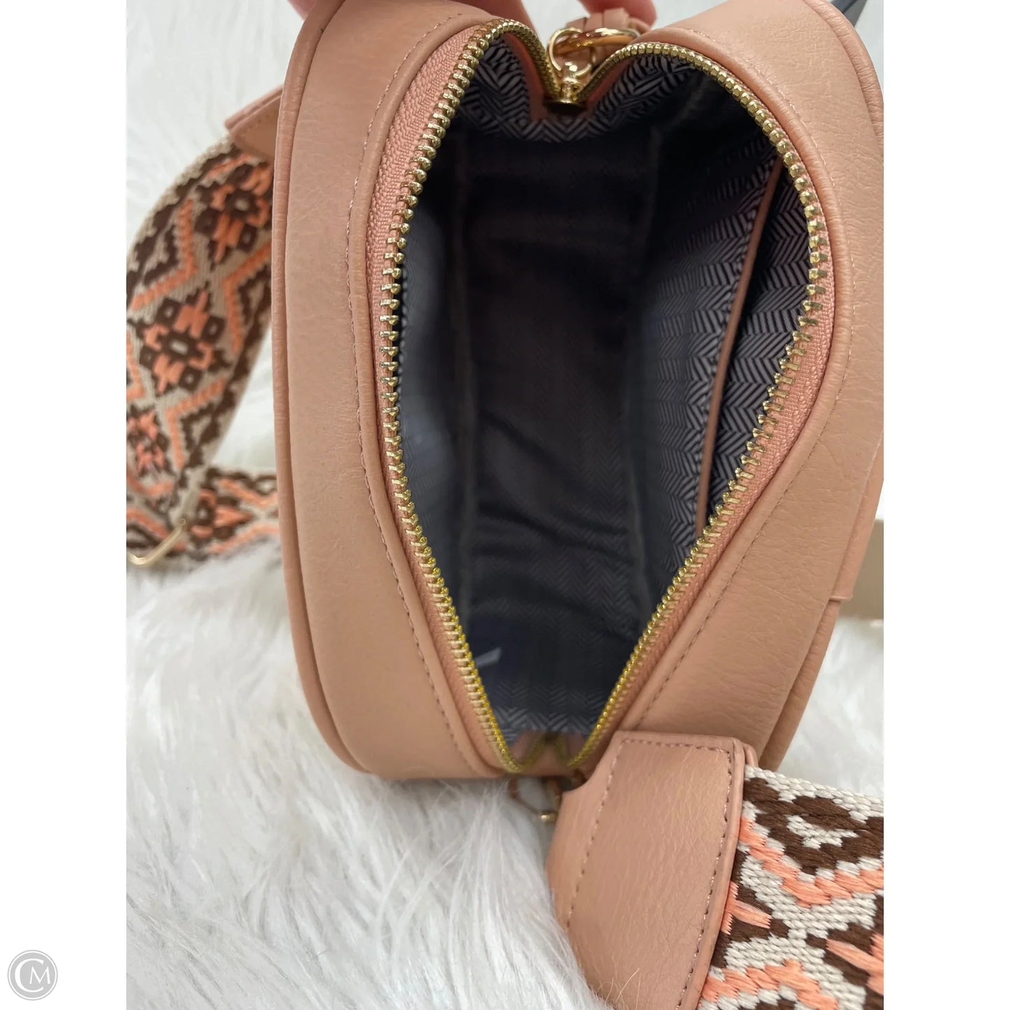 Crossbody By Clothes Mentor, Size: Medium