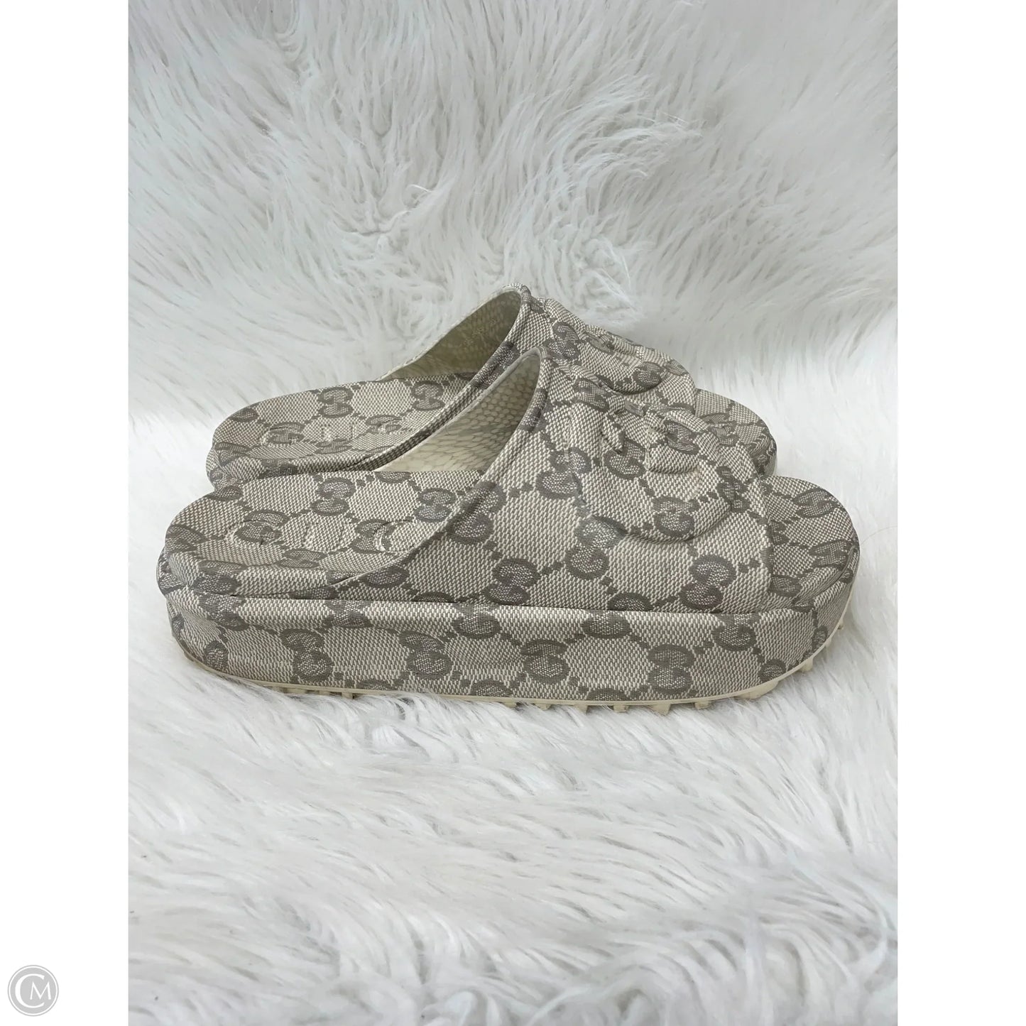 Sandals Luxury Designer By Gucci In Beige, Size: 11