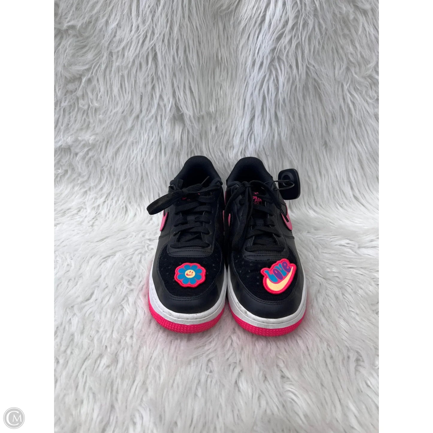 Shoes Sneakers By Nike In Black & Pink, Size: 8