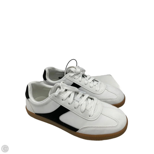 Shoes Sneakers By No Boundaries In Black & White, Size: 9.5