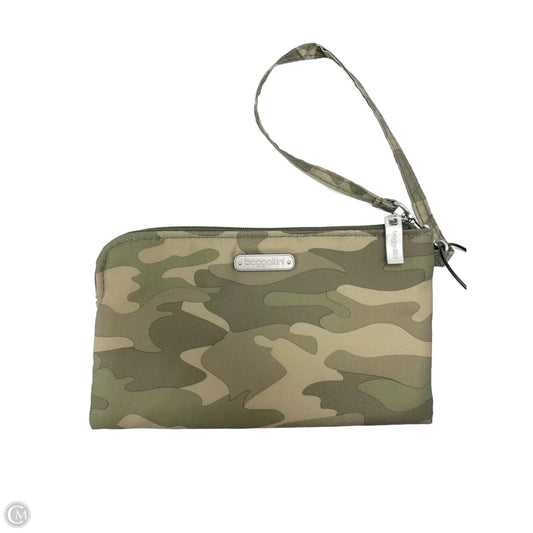 Wristlet By Baggallini, Size: Medium