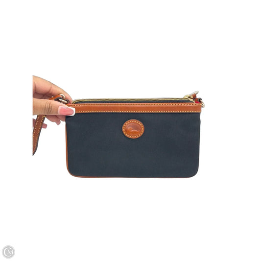 Wristlet Designer By Dooney And Bourke, Size: Medium