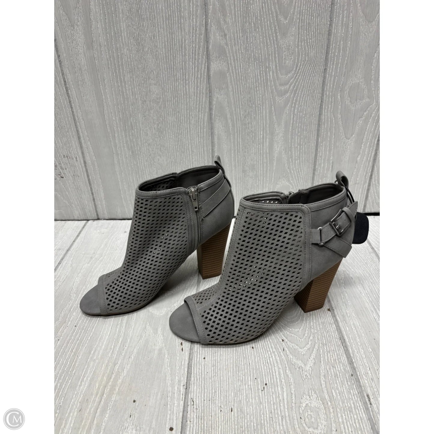 Shoes Heels Block By Guess In Grey, Size: 7.5