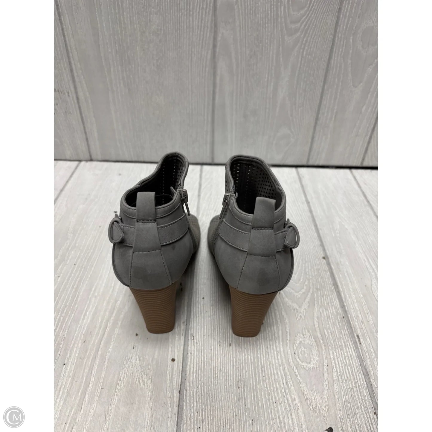 Shoes Heels Block By Guess In Grey, Size: 7.5