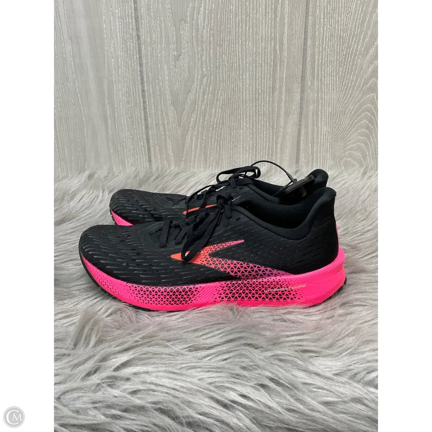Shoes Athletic By Brooks In Black & Pink, Size: 8