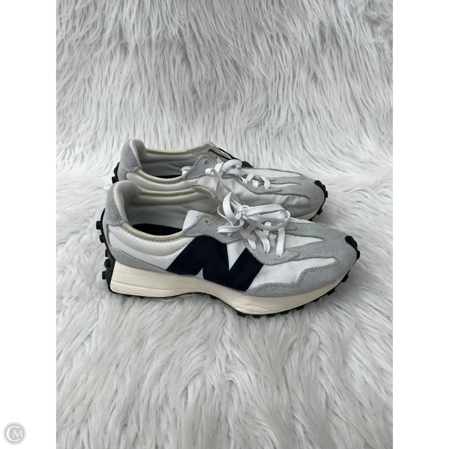 Shoes Athletic By New Balance In Grey & White, Size: 6