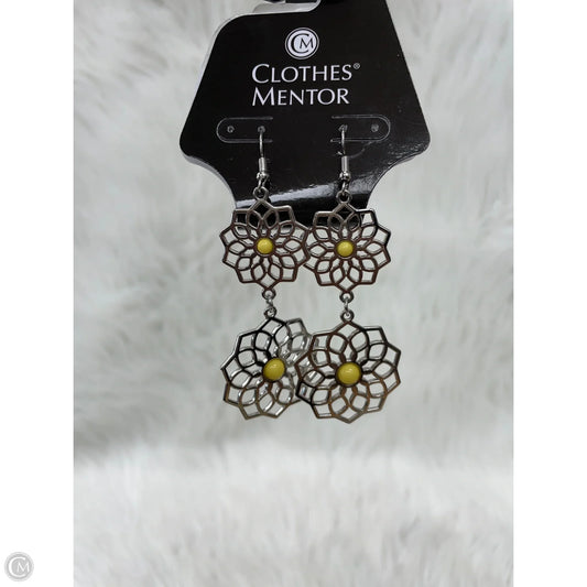Earrings Dangle/drop By Clothes Mentor
