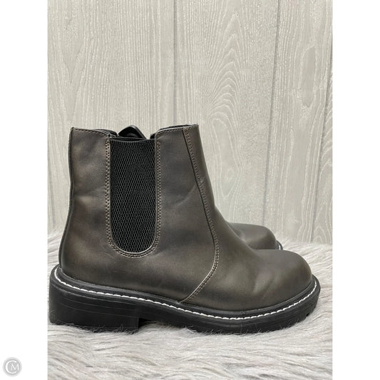 Boots Ankle Flats By Forever 21 In Grey, Size: 9