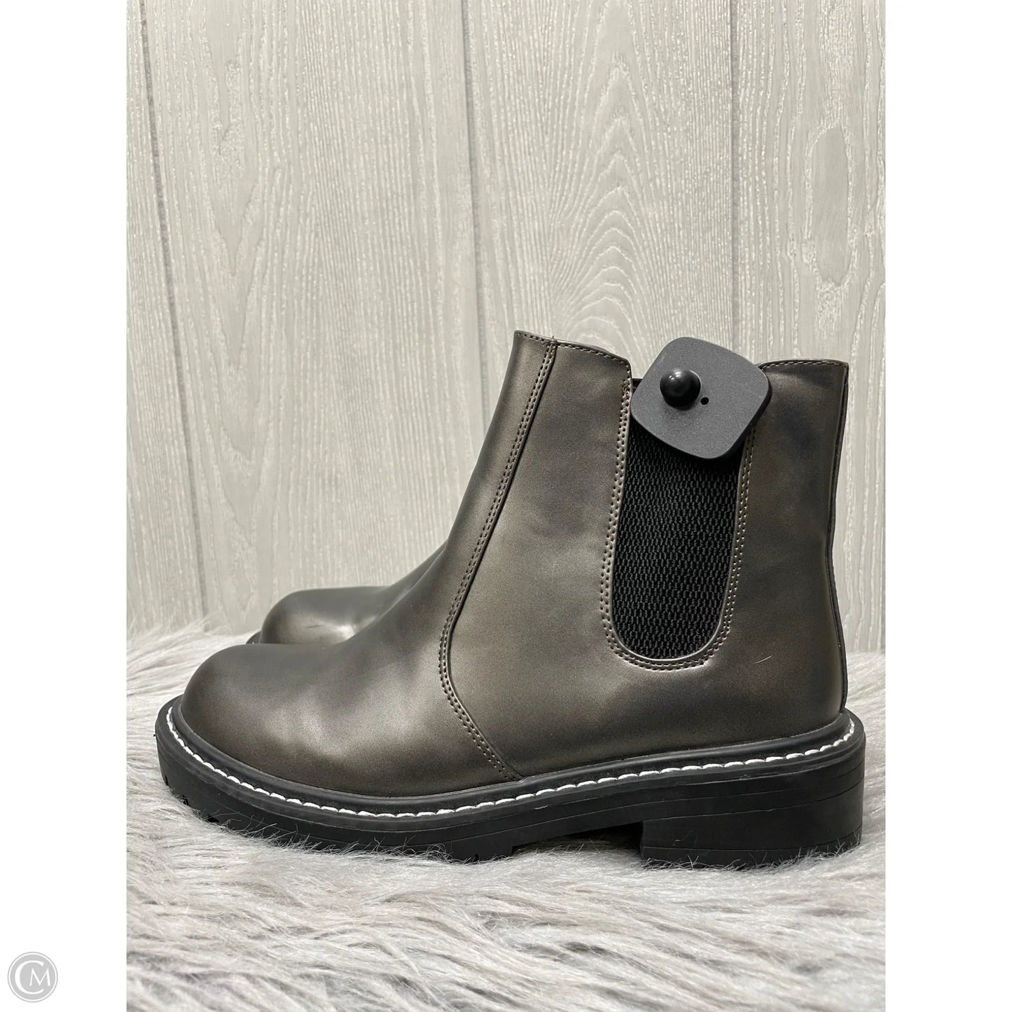 Boots Ankle Flats By Forever 21 In Grey, Size: 9