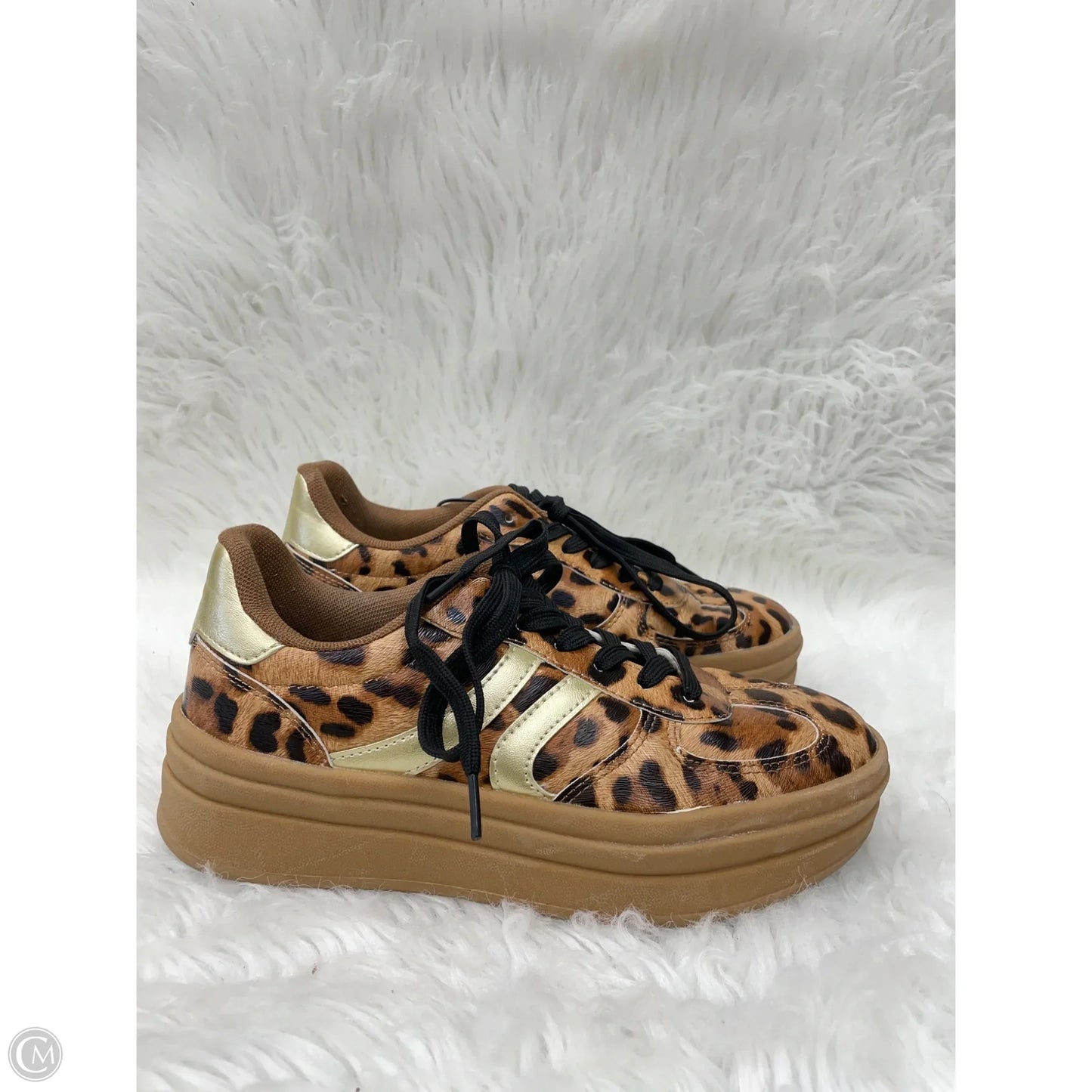Shoes Sneakers By Clothes Mentor In Animal Print, Size: 6.5