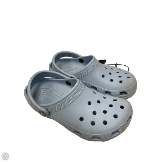 Shoes Flats By Crocs In Blue, Size: 7