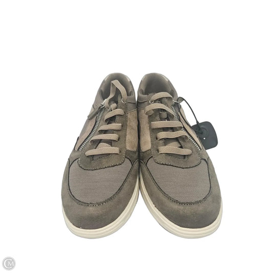 Shoes Sneakers By Bzees In Brown & Tan, Size: 9