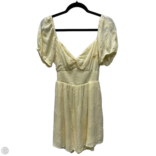 Dress Casual Short By Hollister In Yellow, Size: L
