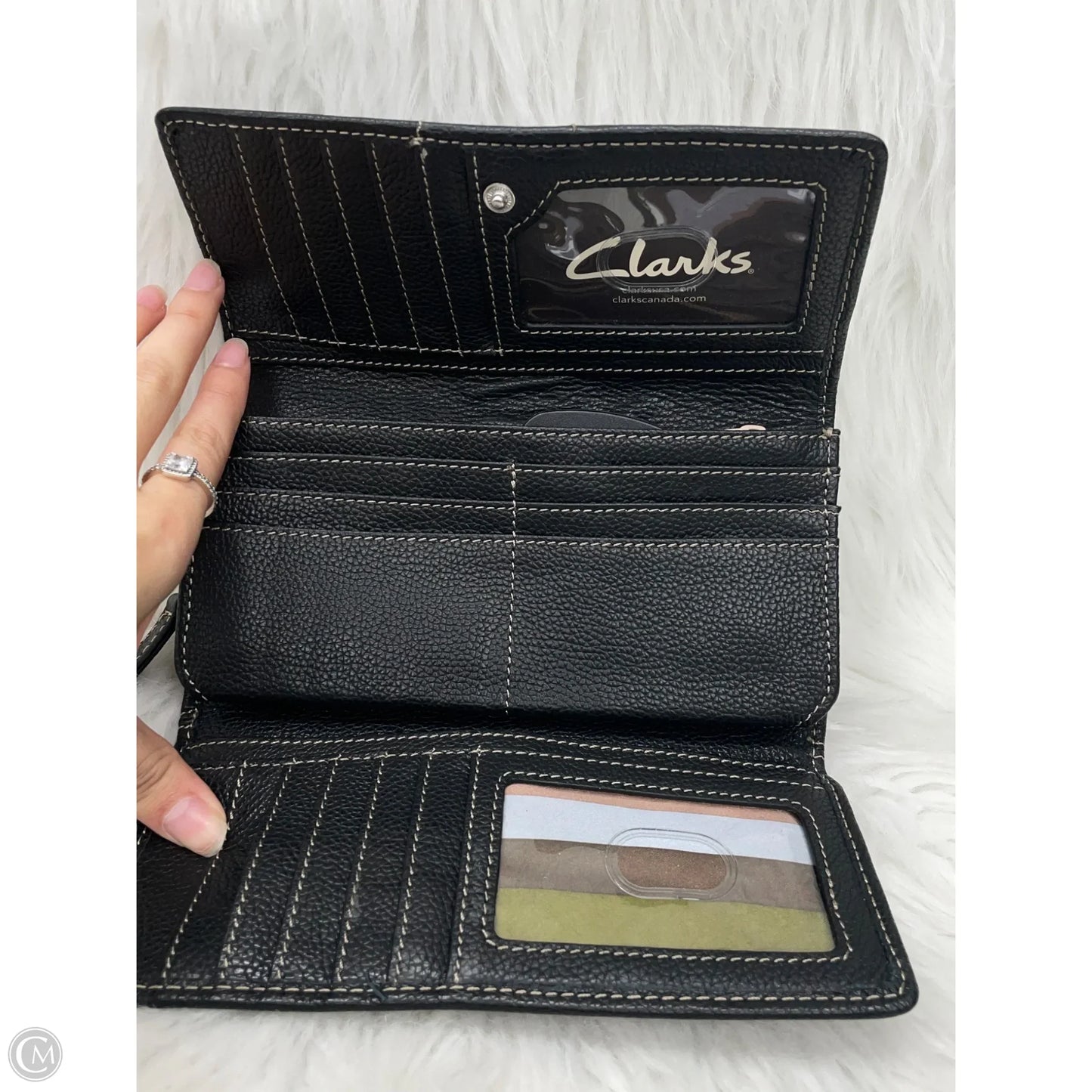 Wallet Leather By Clarks, Size: Medium